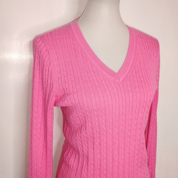CLASSIC COTTON CABLE V NECK SWEATER - Picture 1 of 7